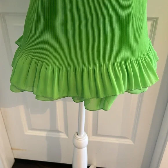 Essentials - Picture 5 of 6